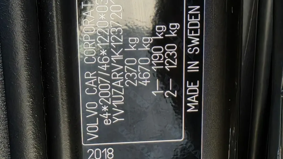 VOLVO XC60 -