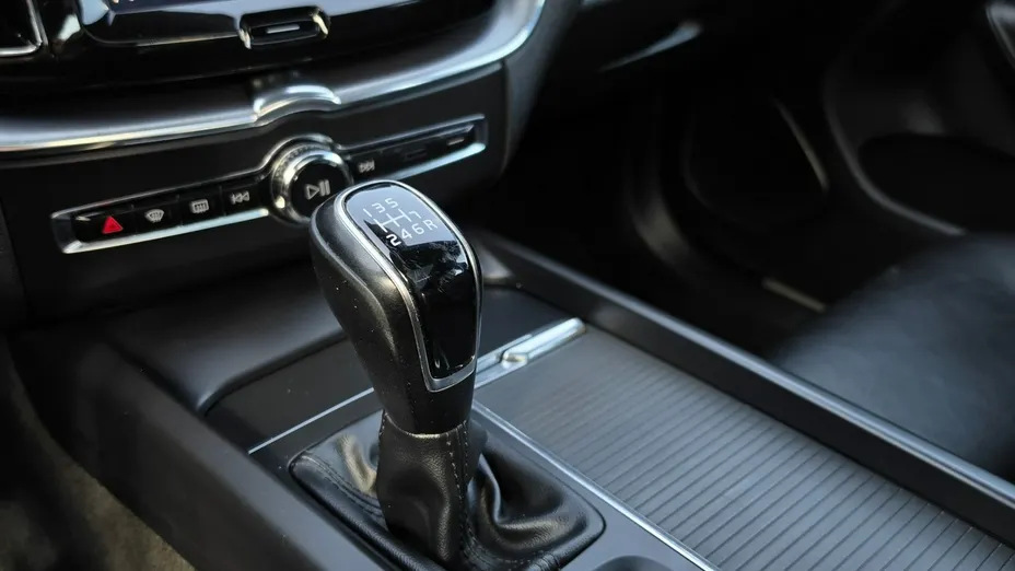 VOLVO XC60 -