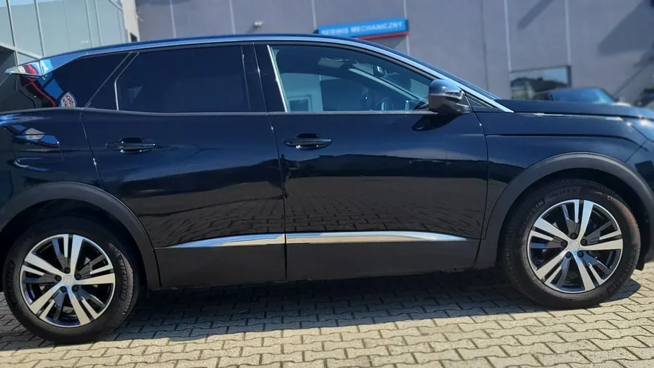 PEUGEOT 3008 -