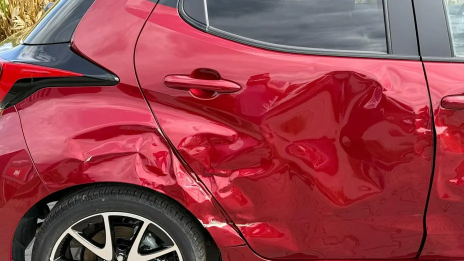 TOYOTA Yaris -