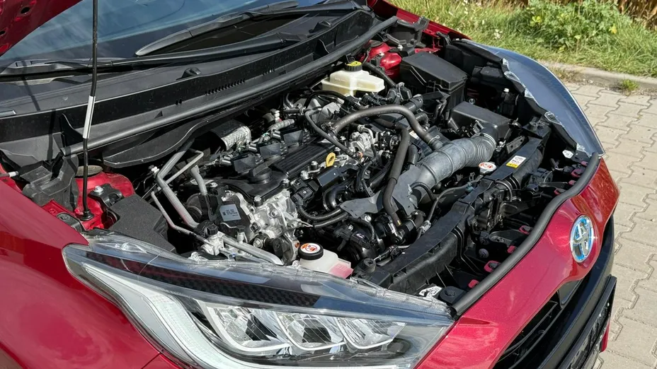 TOYOTA Yaris -