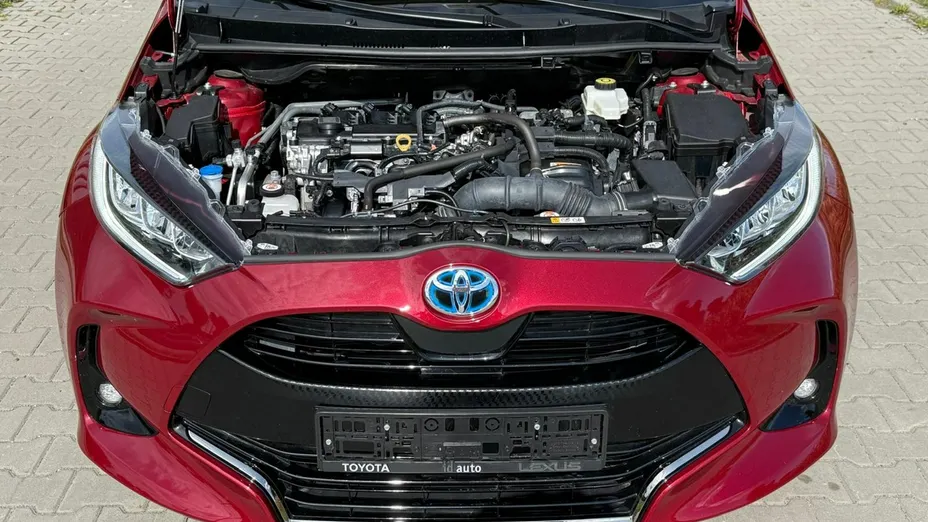 TOYOTA Yaris -