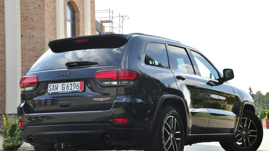 JEEP Grand Cherokee -