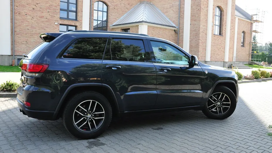 JEEP Grand Cherokee -