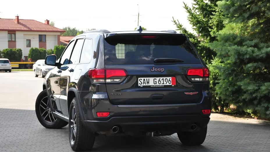JEEP Grand Cherokee -
