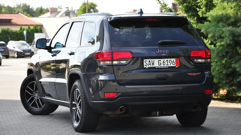 JEEP Grand Cherokee -