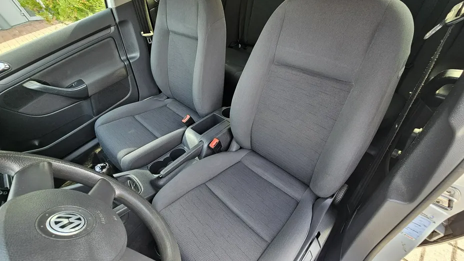 VOLKSWAGEN Golf -