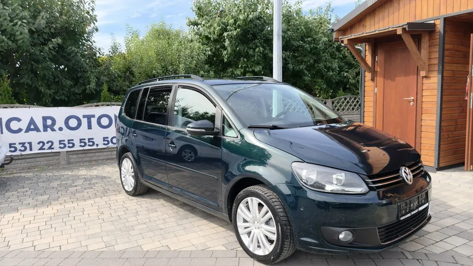 VOLKSWAGEN Touran -