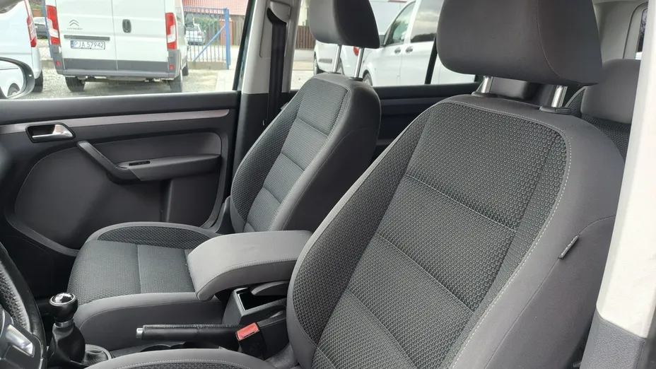 VOLKSWAGEN Touran -
