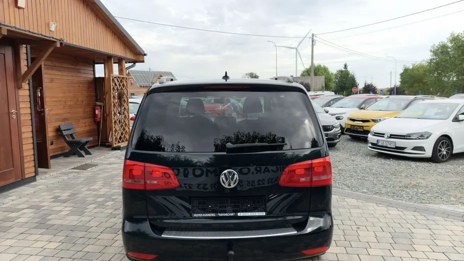 VOLKSWAGEN Touran -