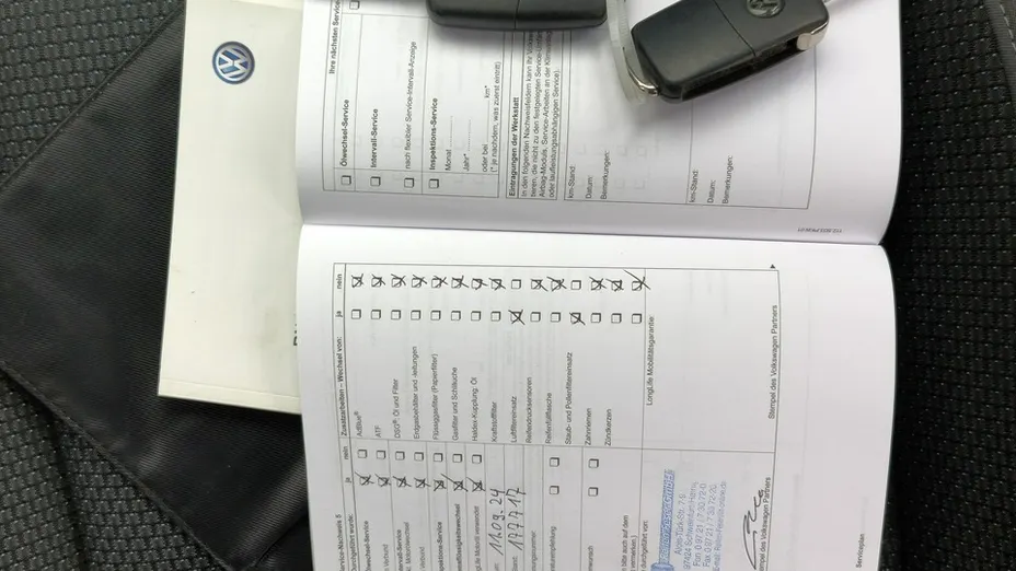VOLKSWAGEN Touran -