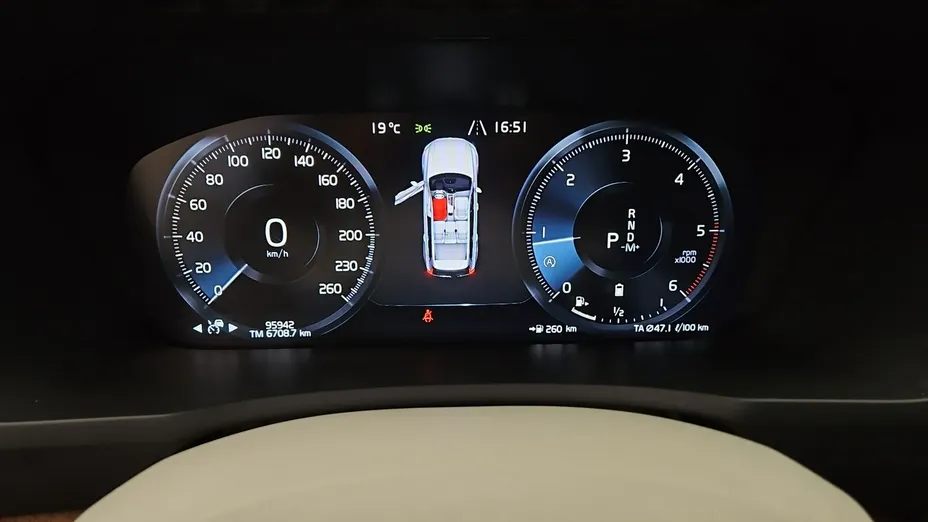 VOLVO XC90 -