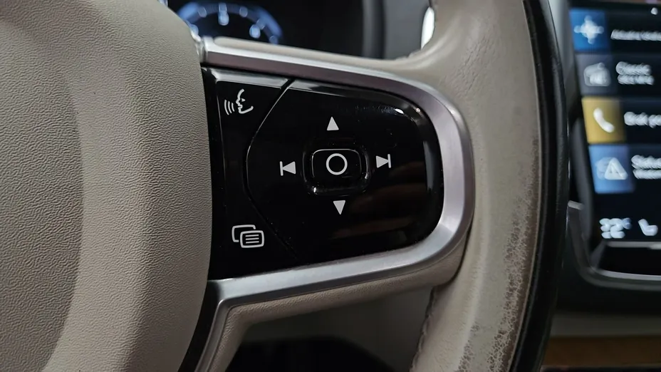 VOLVO XC90 -