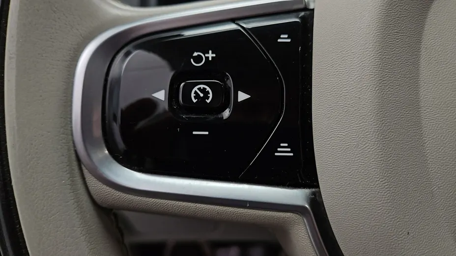 VOLVO XC90 -