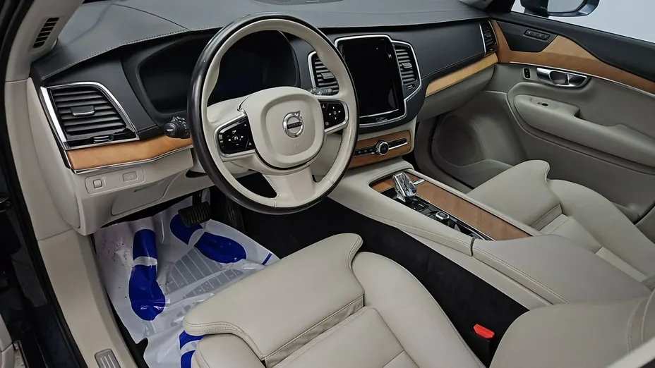 VOLVO XC90 -