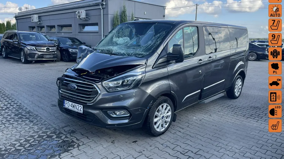 FORD Tourneo Custom -