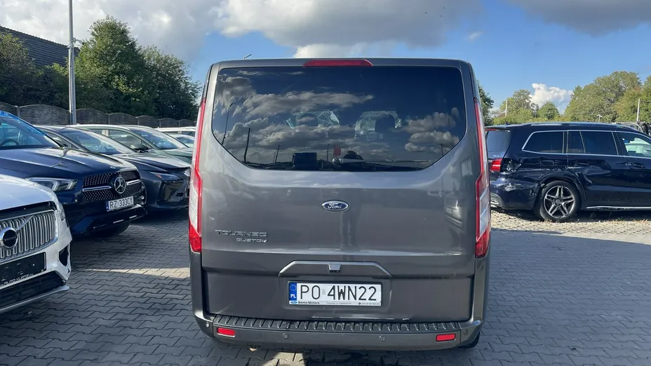 FORD Tourneo Custom -