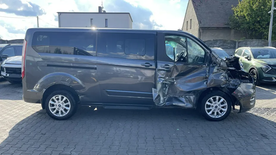 FORD Tourneo Custom -