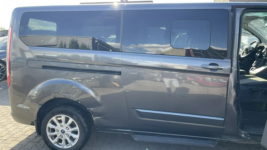 FORD Tourneo Custom -