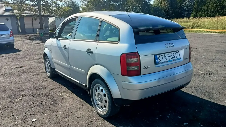 AUDI A2 -