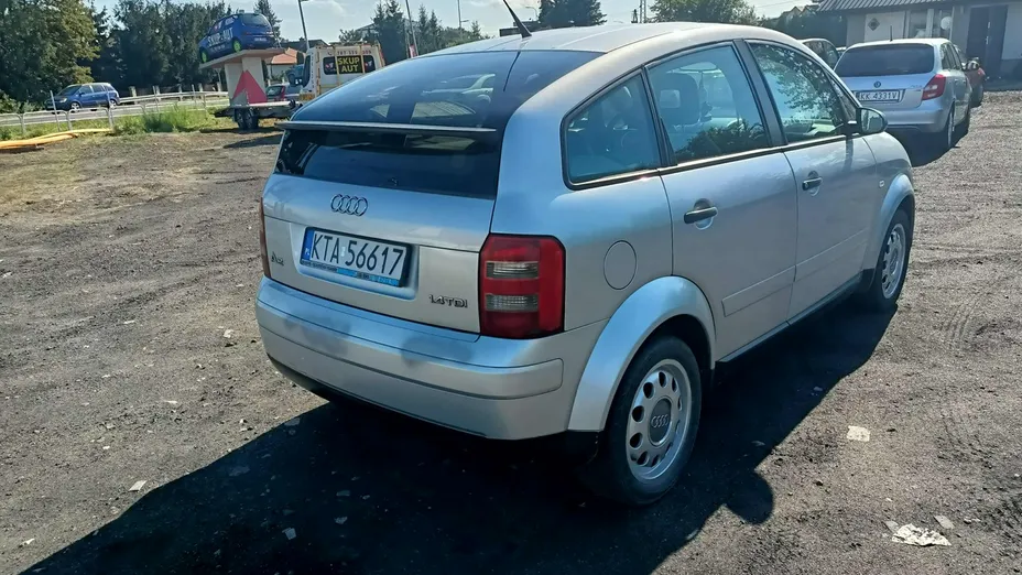 AUDI A2 -