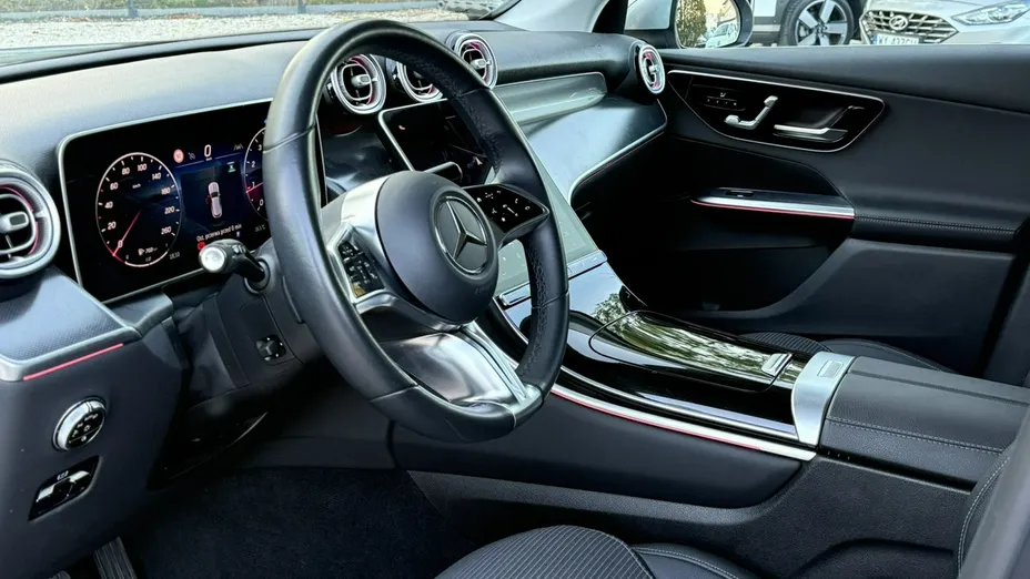 MERCEDES-BENZ GLC -