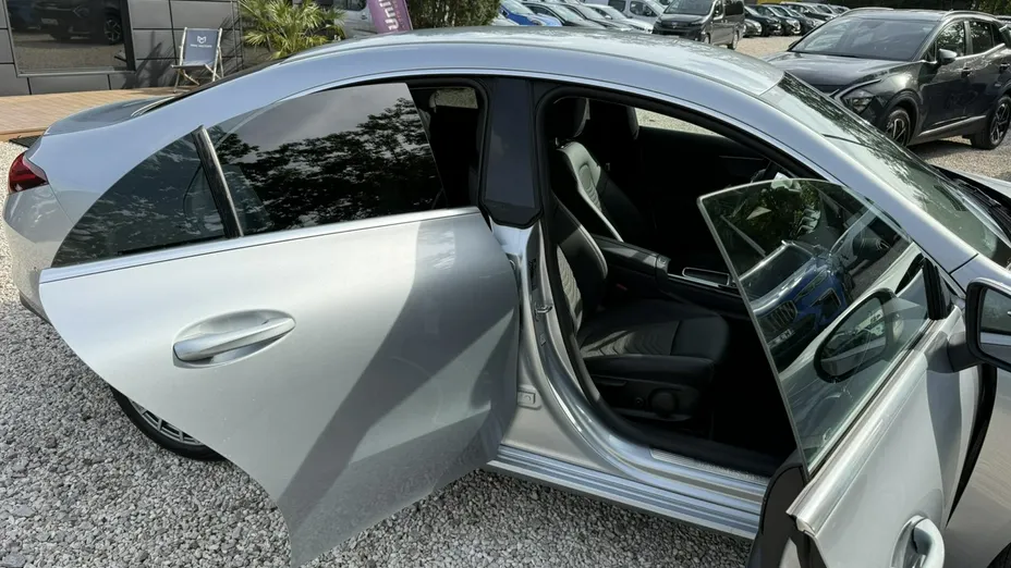 MERCEDES-BENZ CLA -