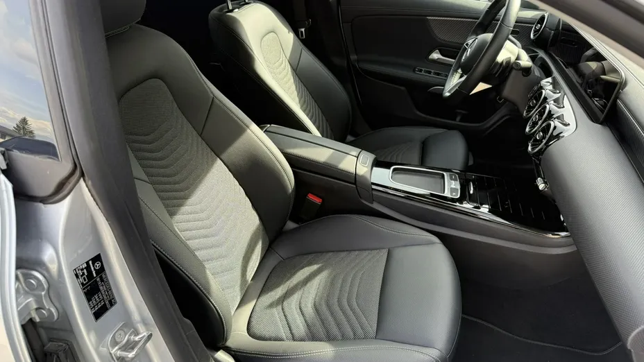 MERCEDES-BENZ CLA -