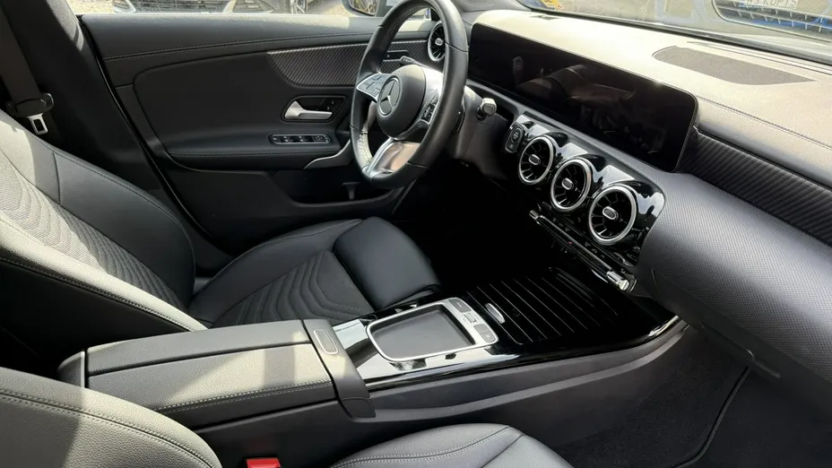 MERCEDES-BENZ CLA -