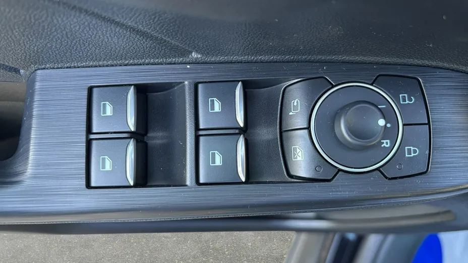 FORD Kuga -