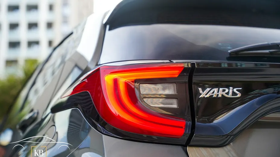 TOYOTA Yaris -