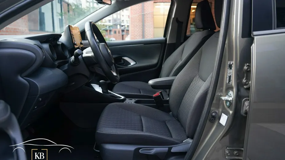TOYOTA Yaris -