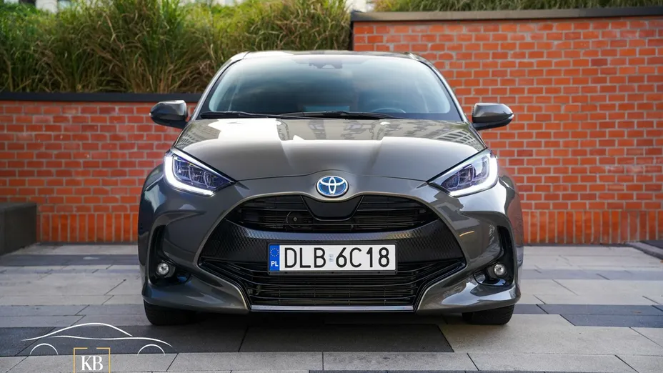 TOYOTA Yaris -