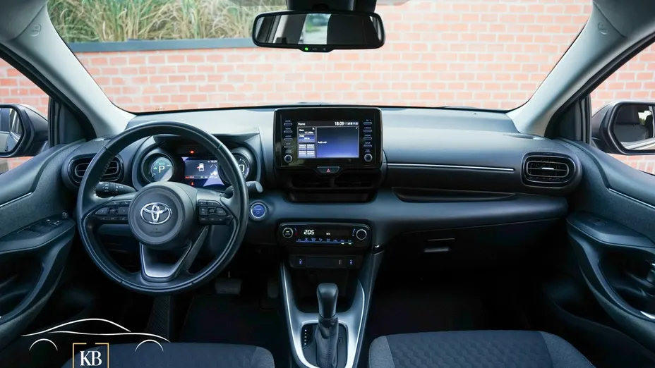 TOYOTA Yaris -
