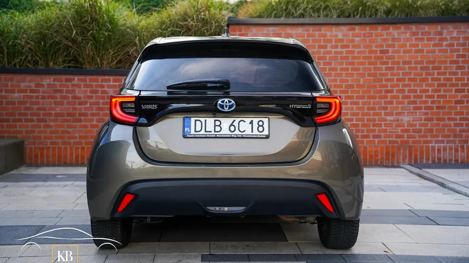 TOYOTA Yaris -