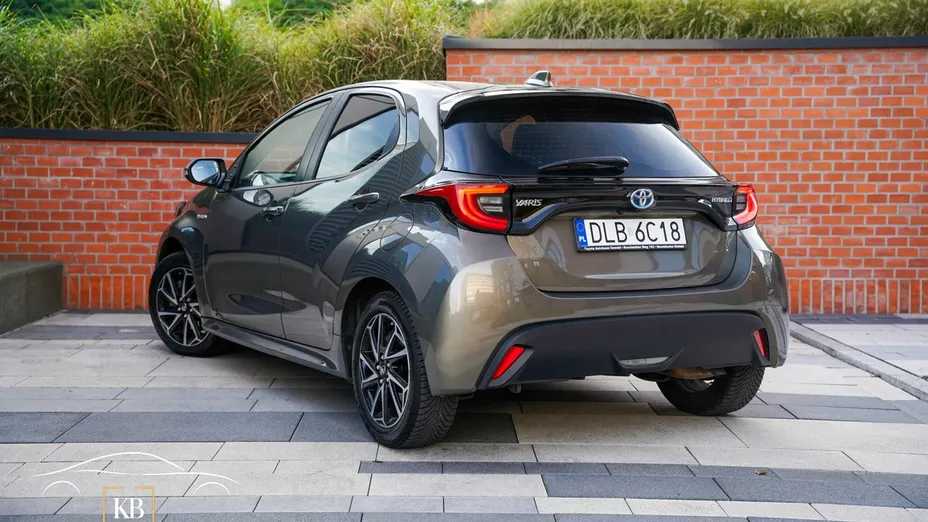 TOYOTA Yaris -