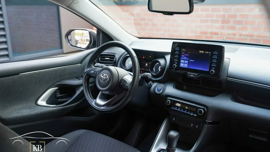 TOYOTA Yaris -
