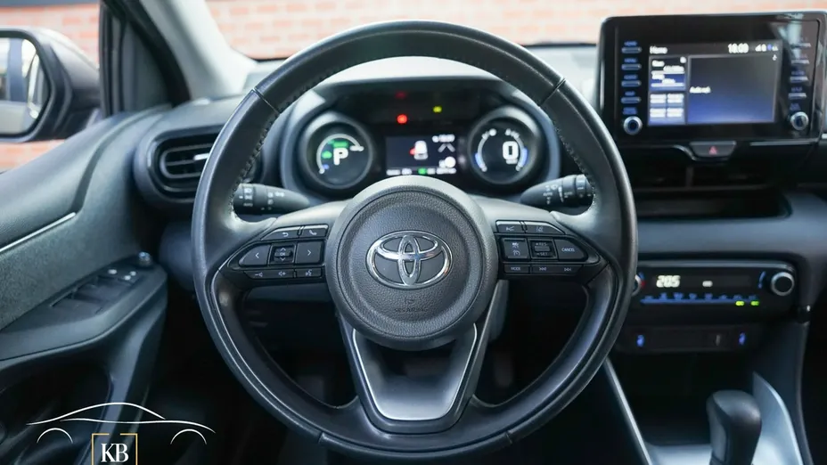 TOYOTA Yaris -