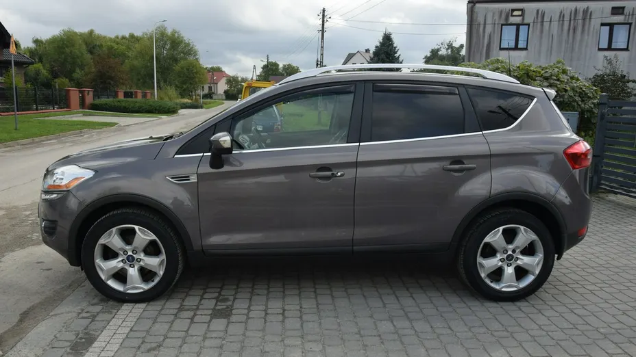 FORD Kuga -