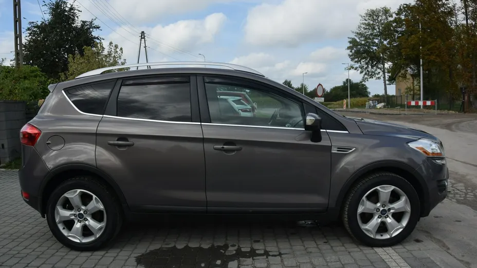 FORD Kuga -