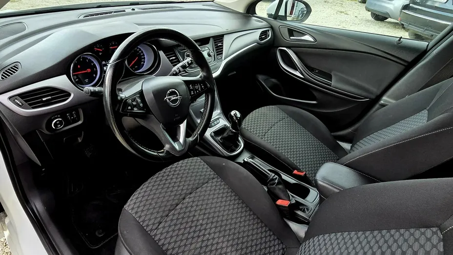 OPEL Astra -