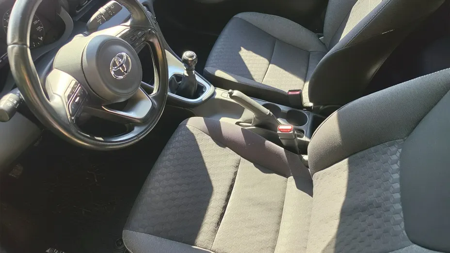 TOYOTA Yaris -