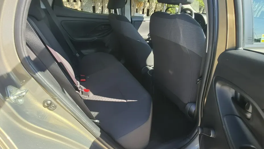 TOYOTA Yaris -