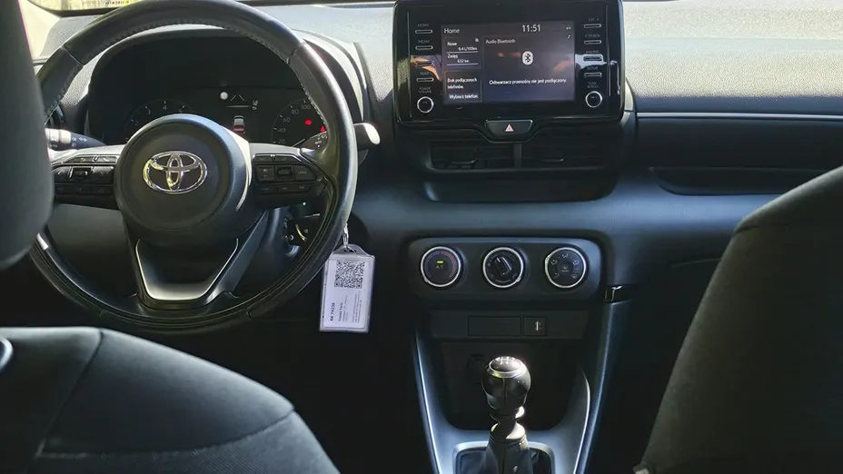 TOYOTA Yaris -
