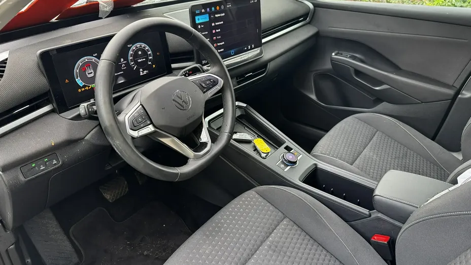 VOLKSWAGEN T-ROC -