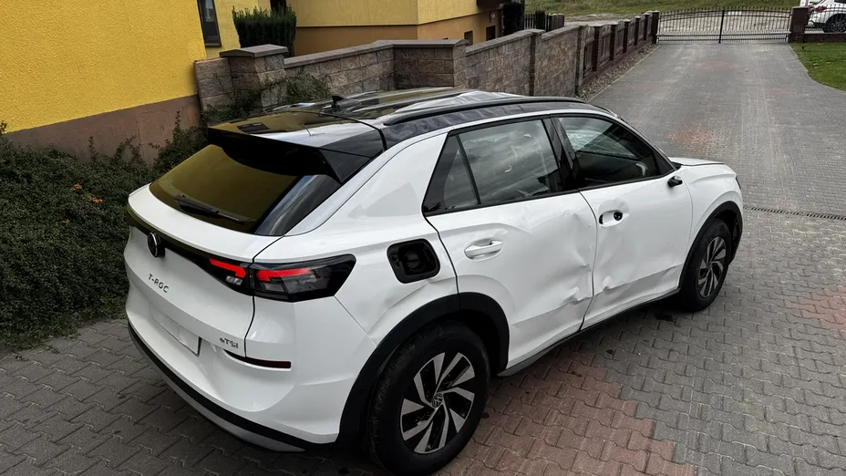 VOLKSWAGEN T-ROC -