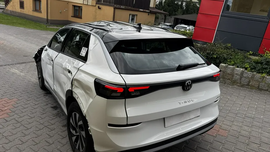 VOLKSWAGEN T-ROC -