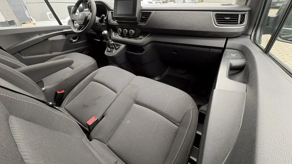 RENAULT Trafic -