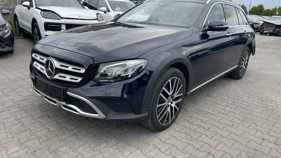 MERCEDES-BENZ E Klasa -