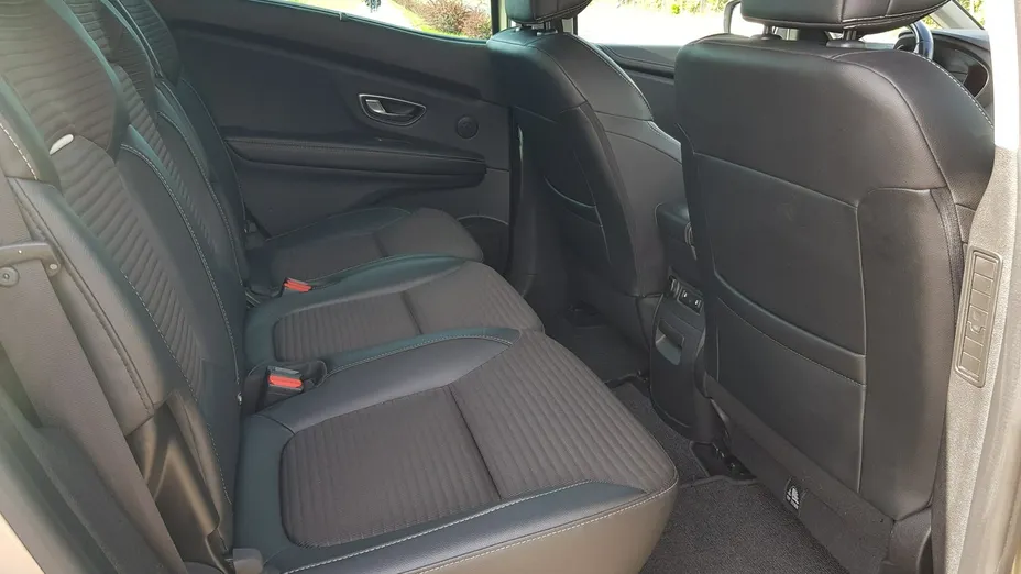 RENAULT Scenic -